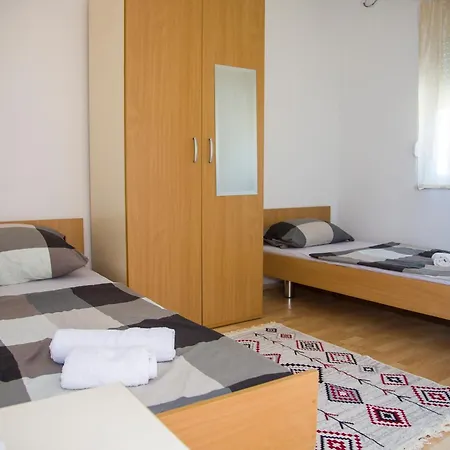Unit 3* Mostar